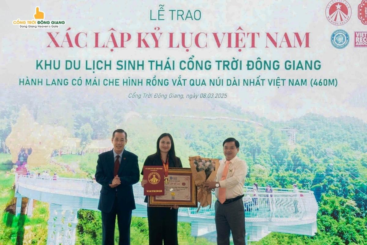 Khám Phá Công Trình Kỷ Lục: Hành Lang Có Mái Che Hình Rồng Dài Nhất Việt Nam