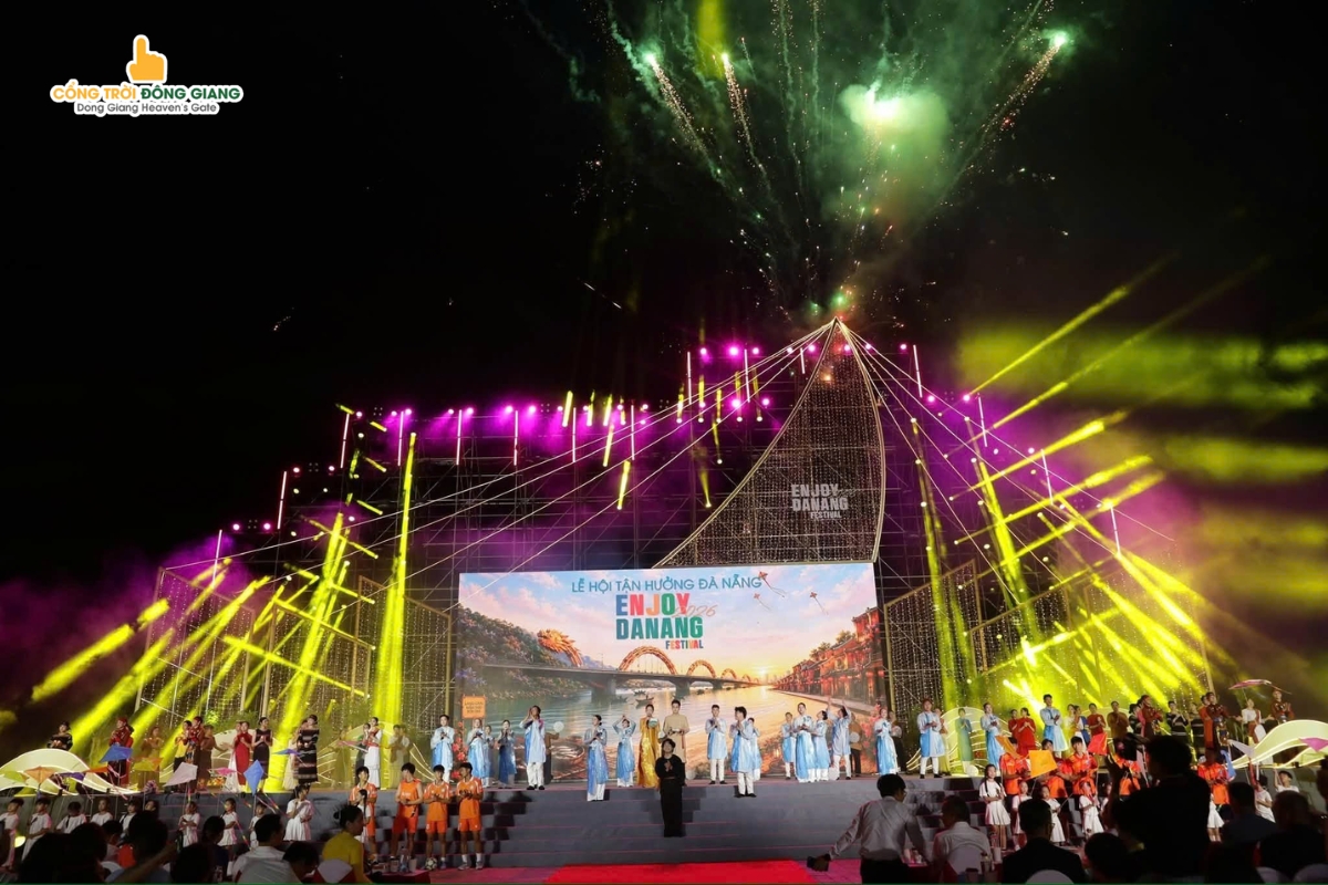 Dong Giang Heaven Gate attracts a large number of visitors at Danang Enjoyment Festival 2026 