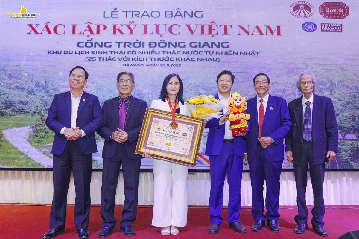 Cổng Trời Đông Giang Xác Lập Kỷ Lục Khu Du Lịch Sinh Thái Có Nhiều Thác Nước Tự Nhiên Nhất Việt Nam 